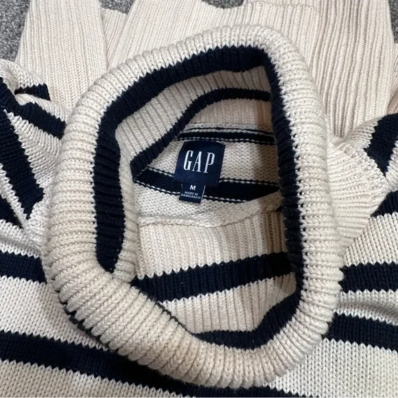 Gap striped sweater - Picture 2 of 3